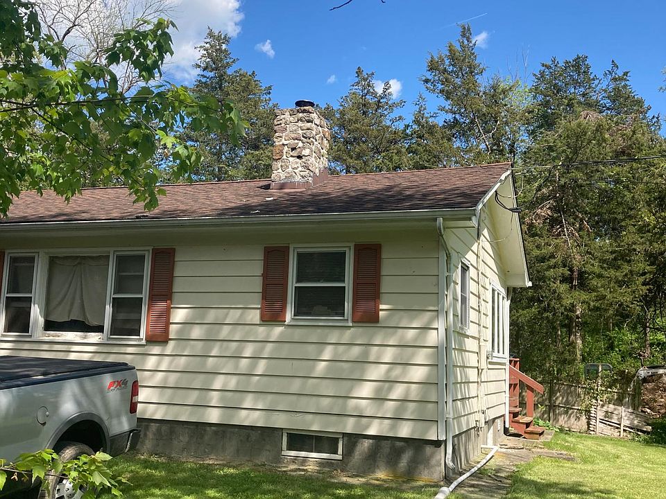 1st image of 4 Gilbert Dr