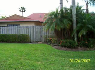 4292 Woodstock Dr APT B, West Palm Beach, FL 33409