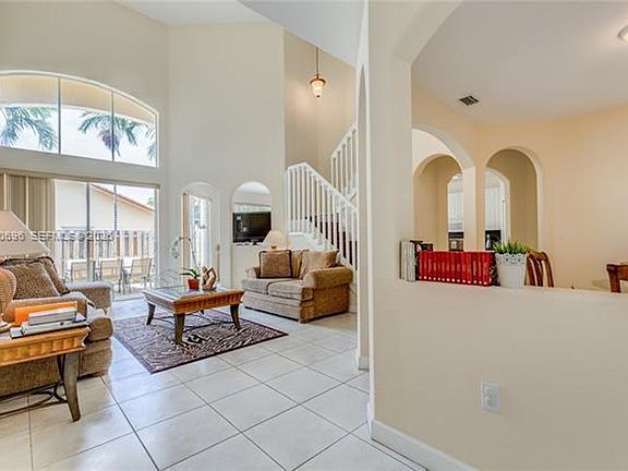 3rd image of 11264 NW 54th Ter #Townhouse 11264