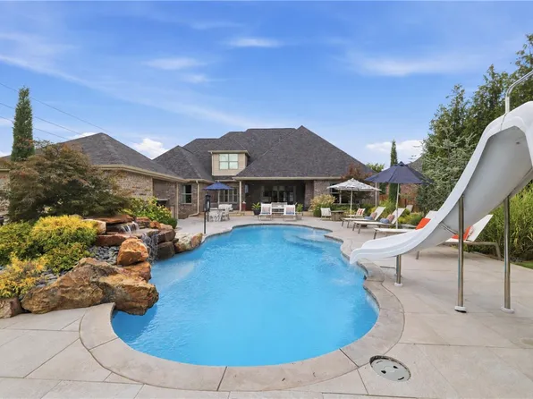 325 Angel Falls Ln, Springdale, AR 72762