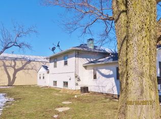 1267 Market St, Nachusa, IL 61057