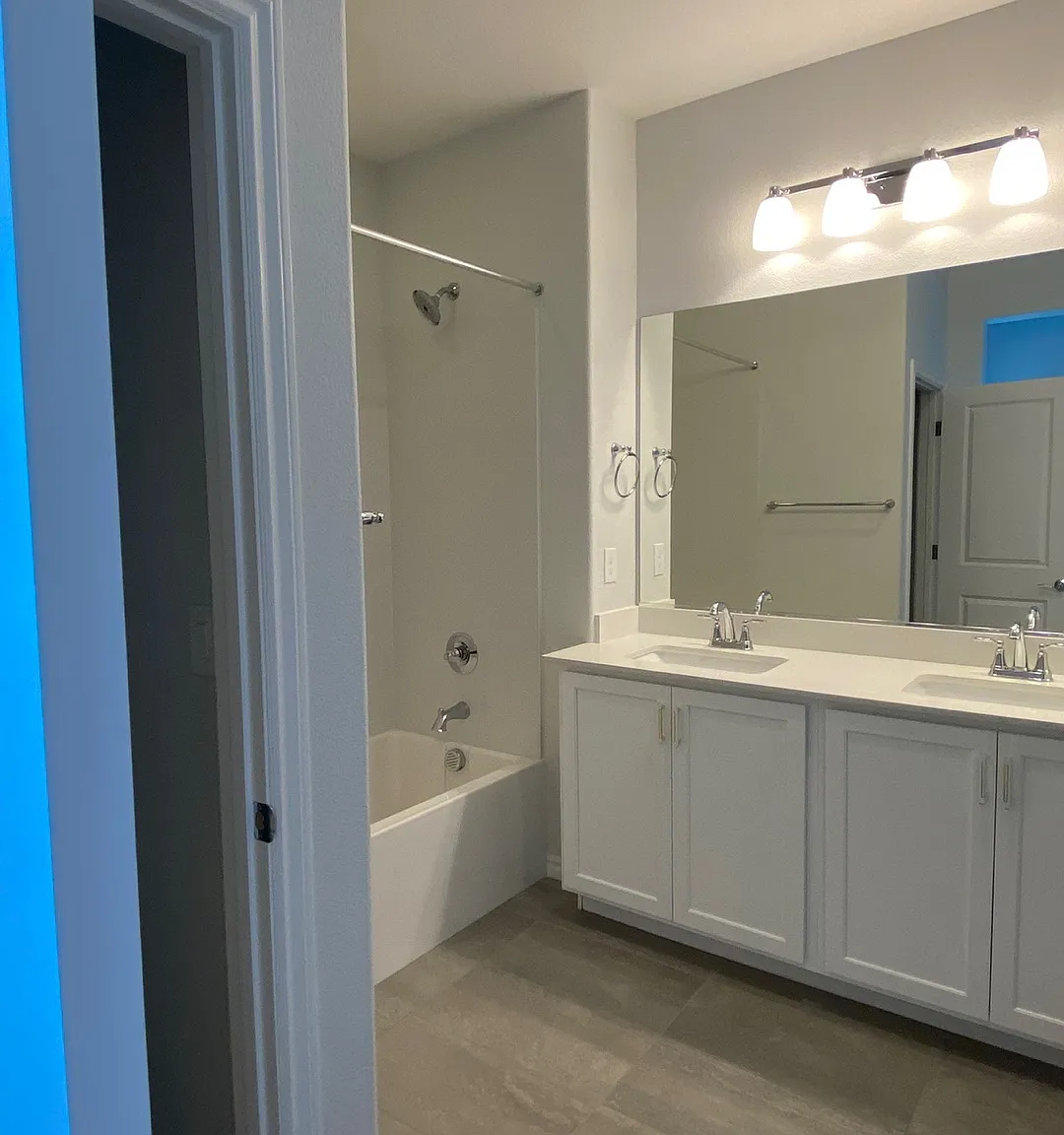 3 bed, 1898 sqft, $3,000 — Photo 4