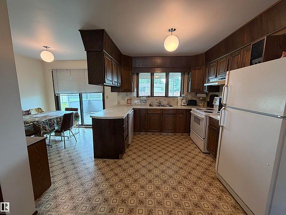 4th image of 5319 63rd St