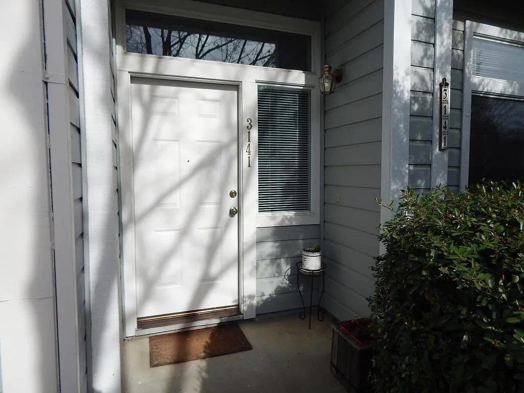 2 bed, 2.5 bath, $2,300 — Photo 2