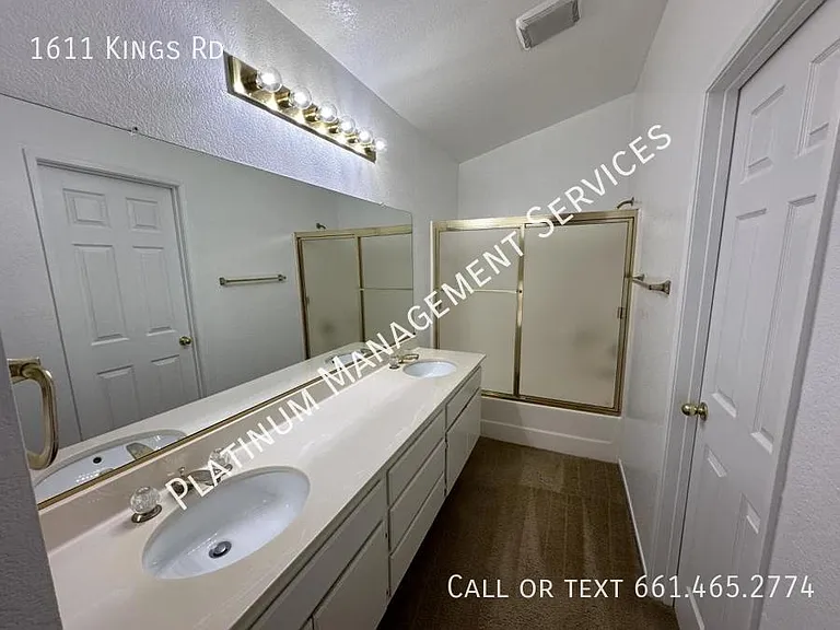 1611 Kings Rd — Photo 12