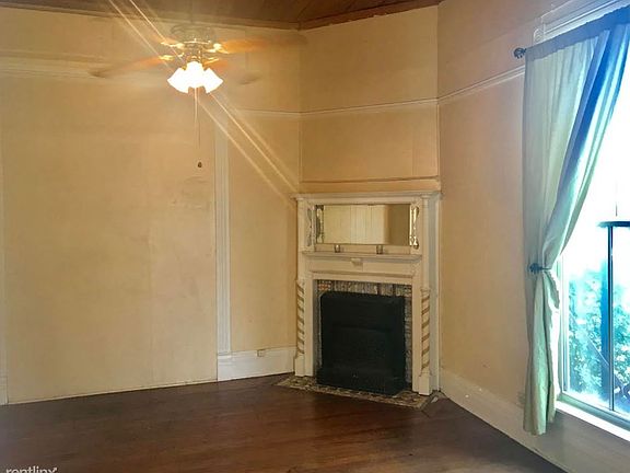 bedroom no furniture