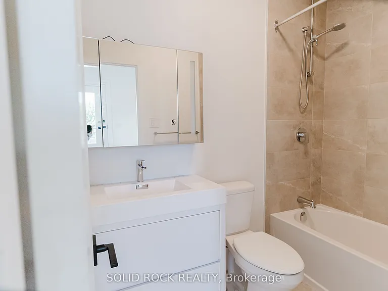845 Champlain St #9 — Photo 13