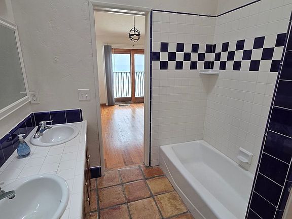 5th image of 650 Ocean Ln