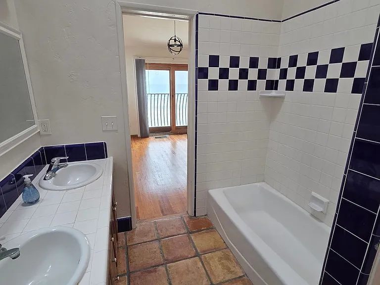 650 Ocean Ln — Photo 5