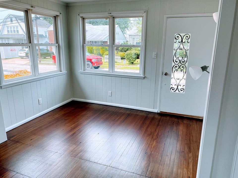 Front/Main Living Area