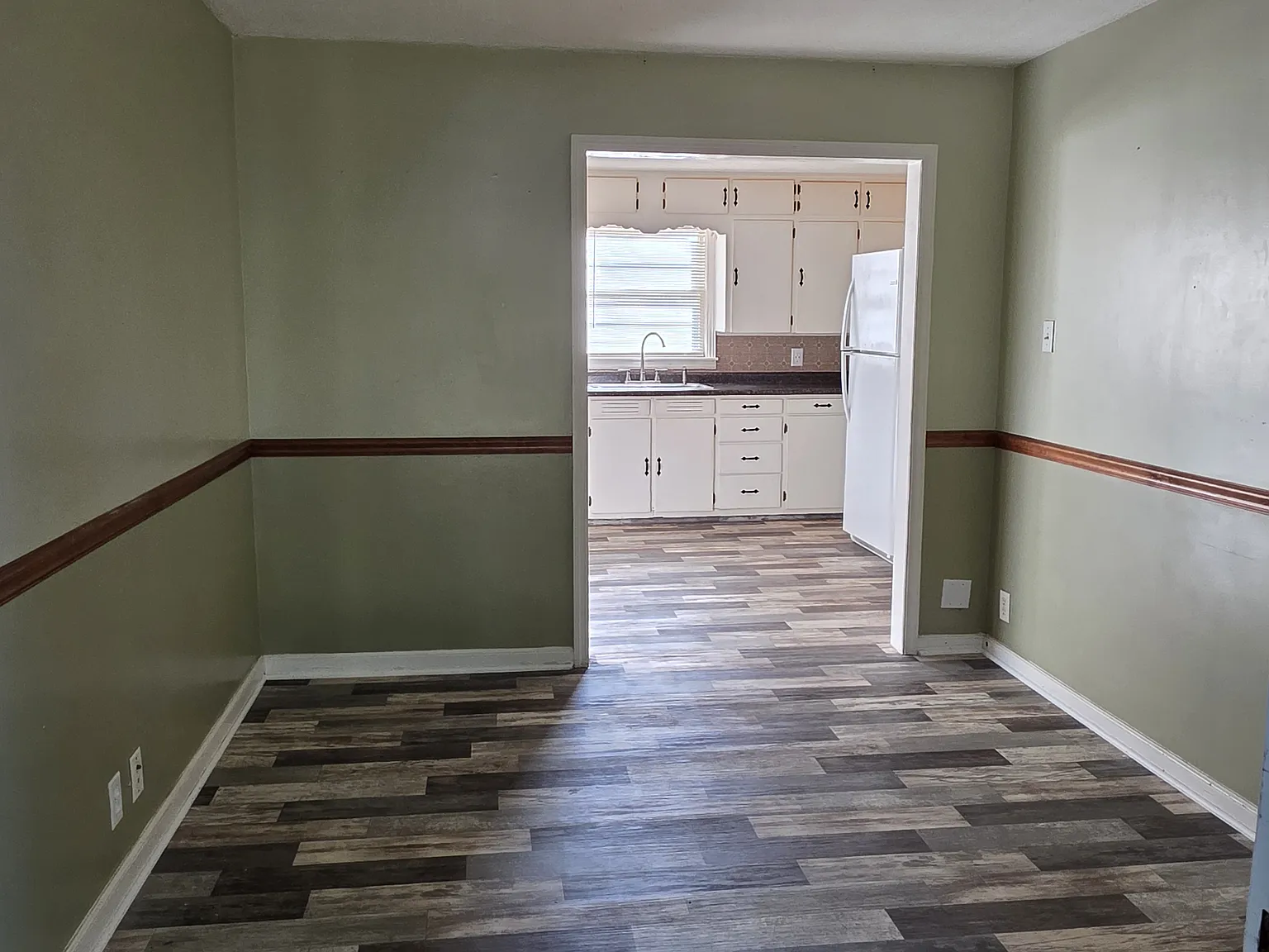 3 bed, 1302 sqft, $1,500 — Photo 3