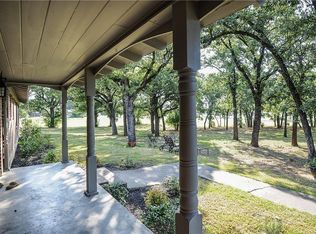 1533 E Henderson St, Cleburne, TX 76031