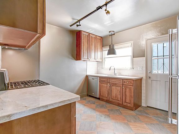 2nd image of 1432 Harvard St #B