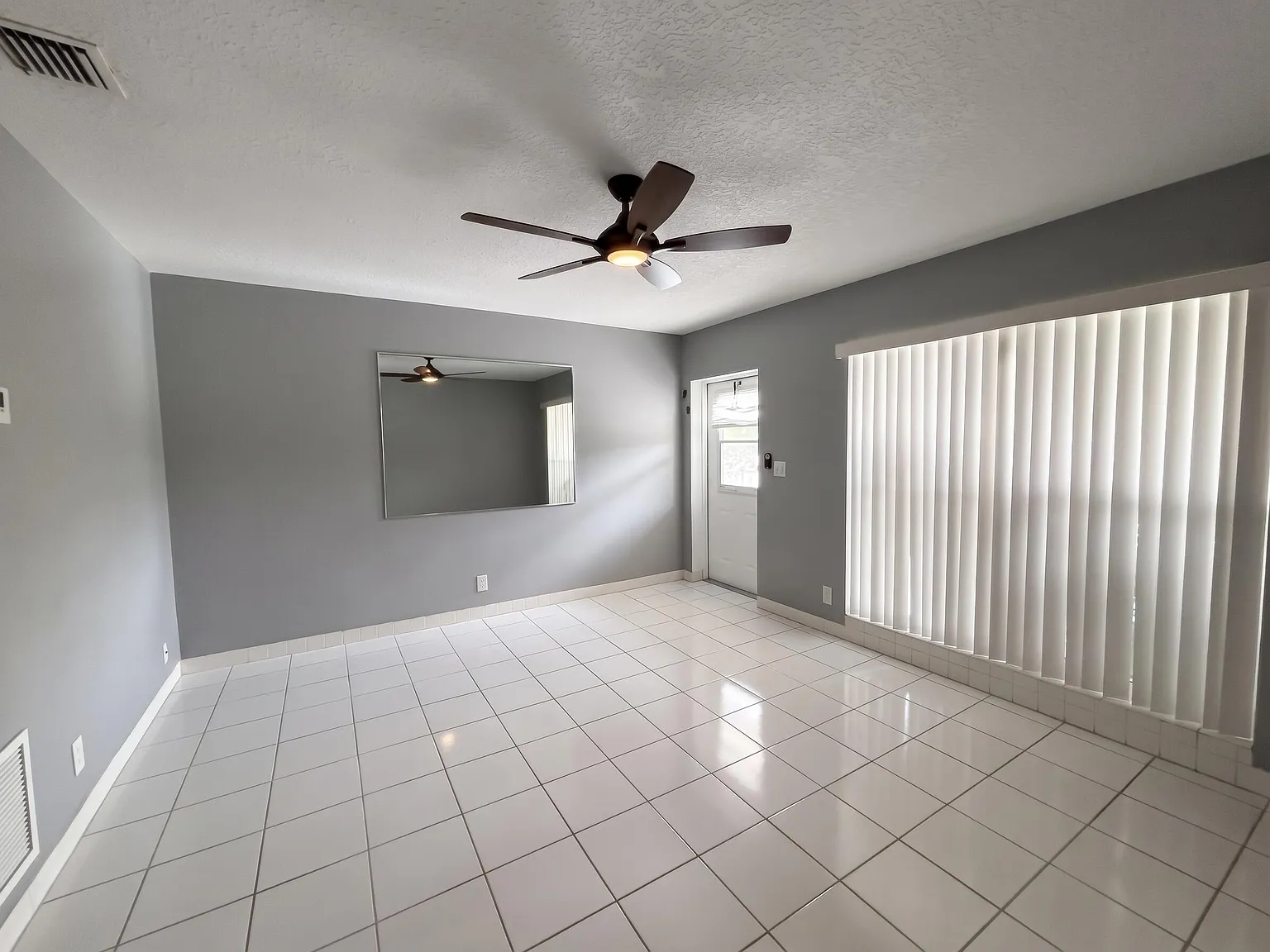 2 bed, 2.0 bath, 771 sqft, $2,200 — Photo 2