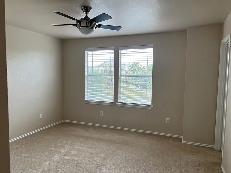1604 Corn Hill Ln — Photo 18