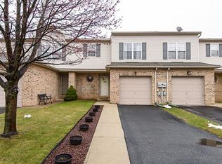 2798 Sequoia Dr, Macungie, PA 18062