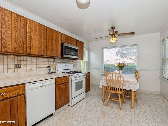 5th image of 9242 S 48th Ct