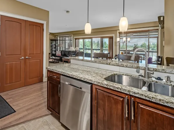 32445 Simon Ave #409, Abbotsford, BC V2T 0G7