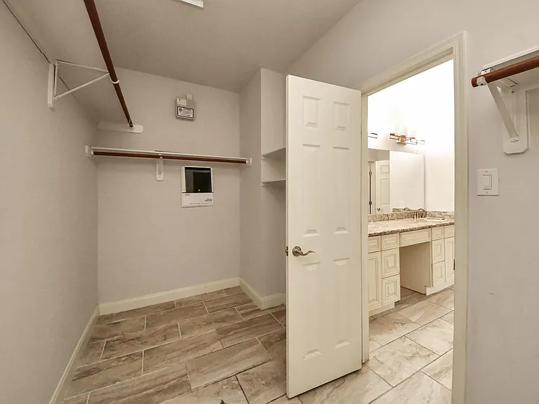 6314 Holly Canyon Ct — Photo 38