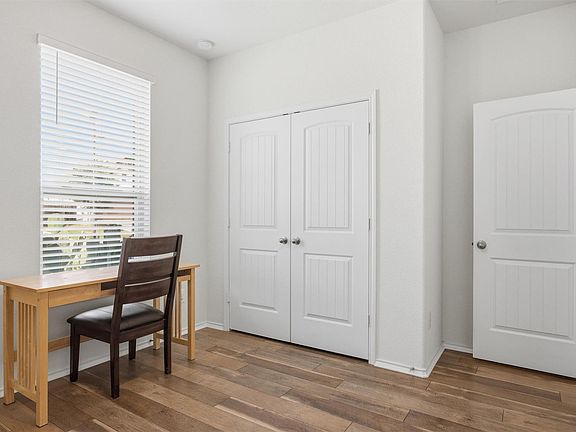 5th image of 16616 Brogan Ln