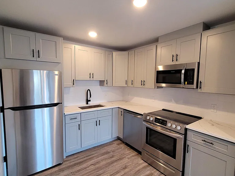 242 Spring St #2 — Photo 6