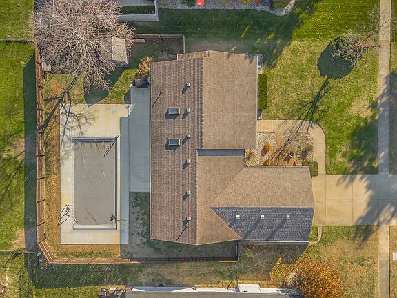 2nd image of 3277 Muriel Pl