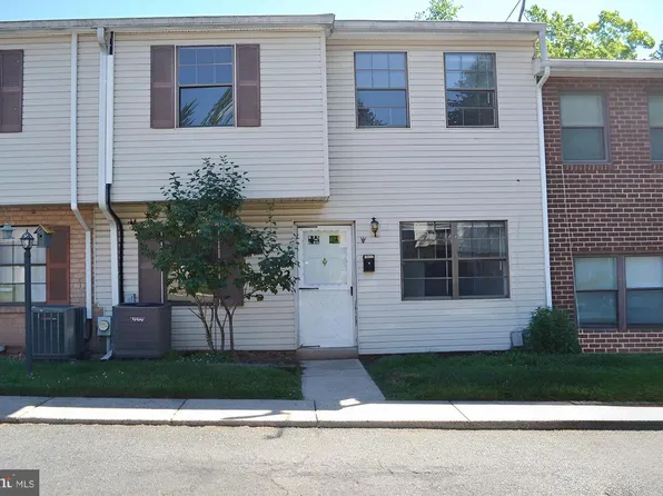22 Saw Mill Run Condo 22, Norristown, PA 19401
