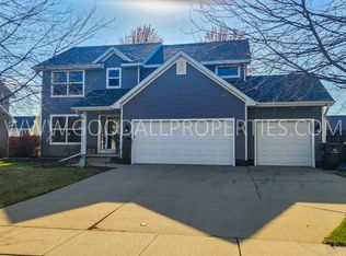570 SE Carefree Ln, Waukee, IA 50263