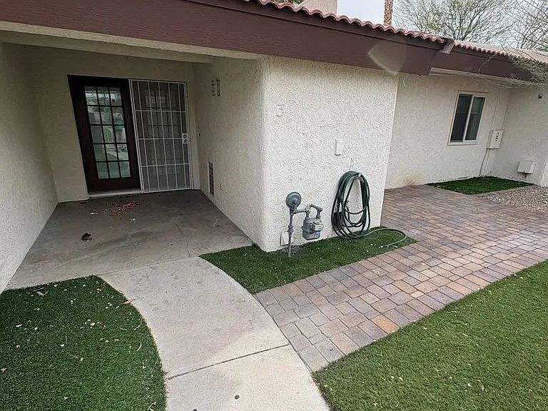 1993 Mesquite Ave — Photo 2