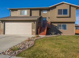 4435 Fieldstone Dr, Rapid City, SD 57703