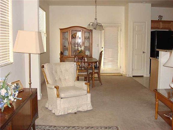 3rd image of 1056 Crescent Falls St