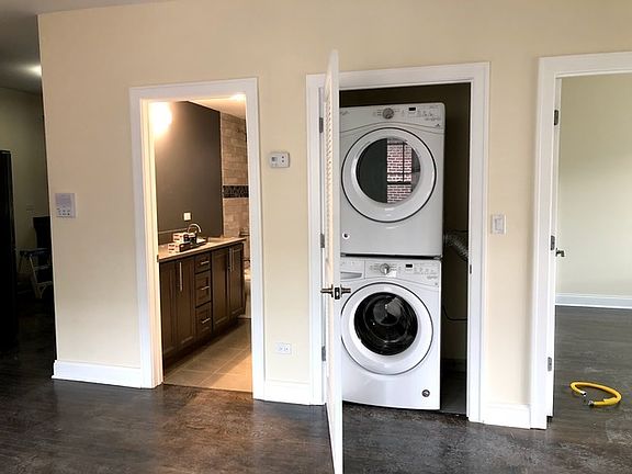 4th image of 316 Washington Blvd APT 2S