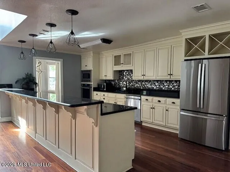 5300 Beardslee St — Photo 11