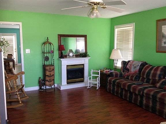 4th image of 3326 Cave Springs Ave