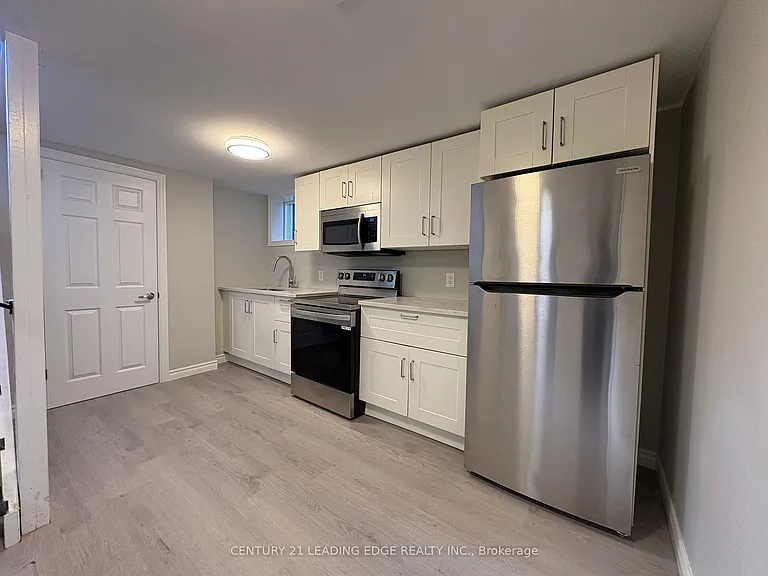 22 Greenwood Ave #LOWER — Photo 2