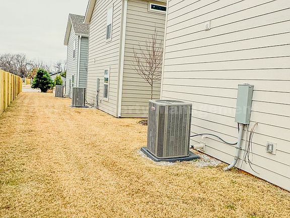 4th image of 150 Copper Oaks Dr