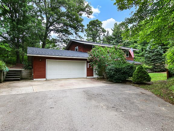 2nd image of 15471 Faith Ave