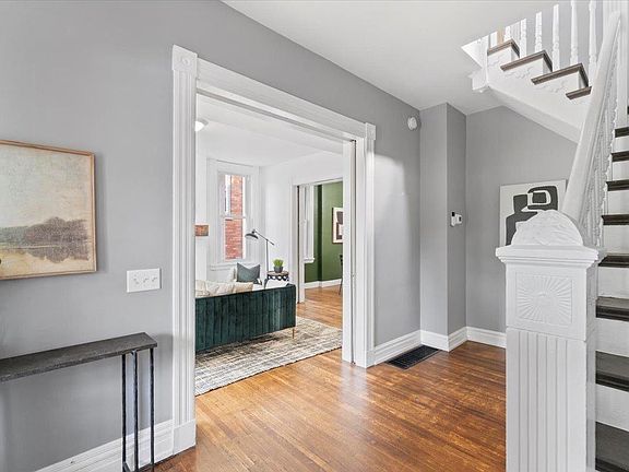 3rd image of 955 Nassau St