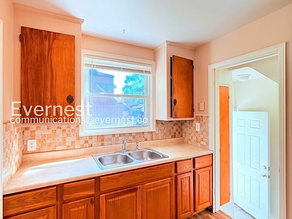 5th image of 16440 Collingham Dr