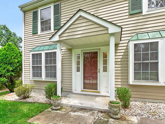 3rd image of 807 Watson Ave