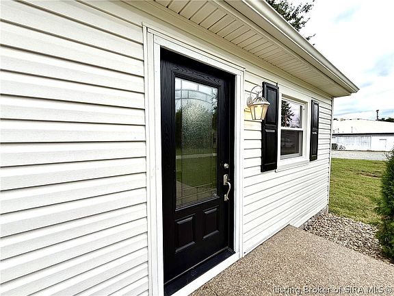 4th image of 210 Mitchell Street