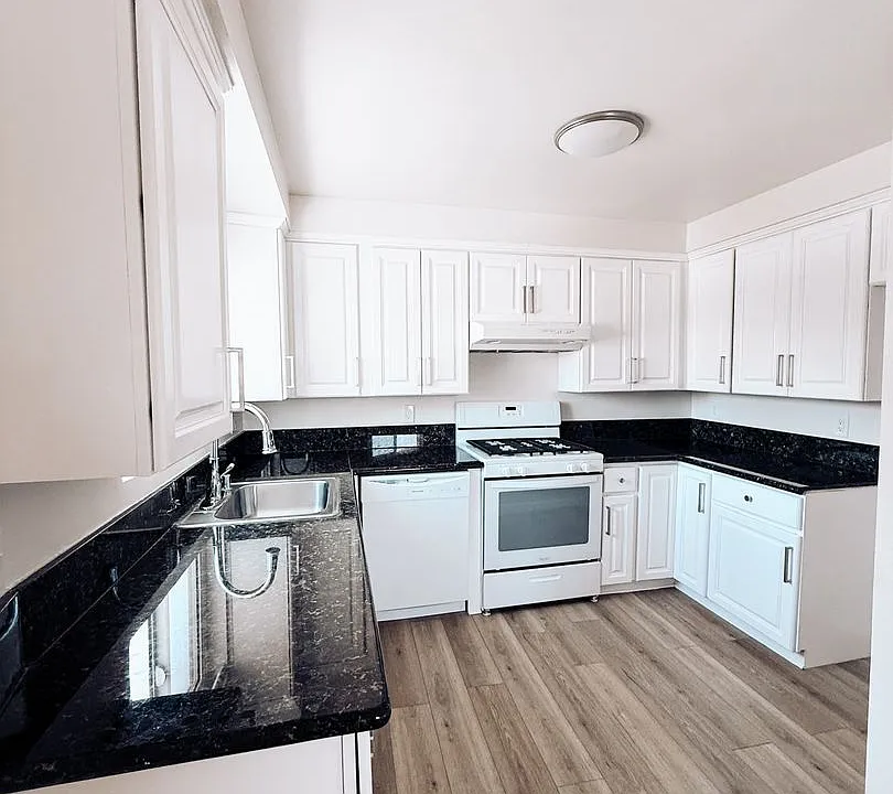 Prairie Ave. Apts.