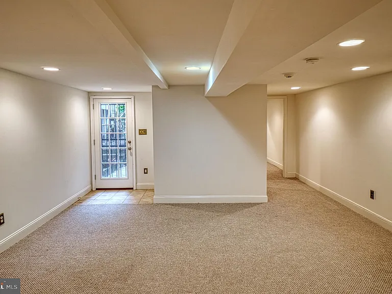 1821 Kilbourne Pl NW — Photo 26
