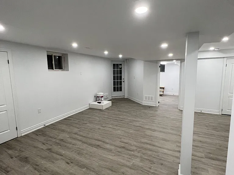 46 Starry Cres #BASEMENT — Photo 11