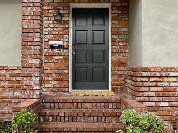 3rd image of 204 Laurent St