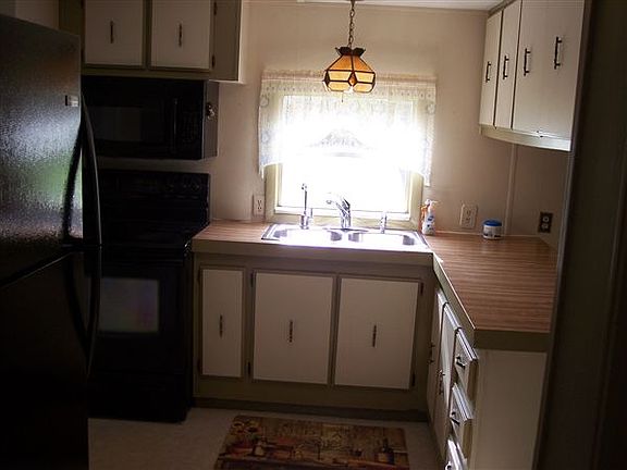 10275 MACH ISLAND Kitchen