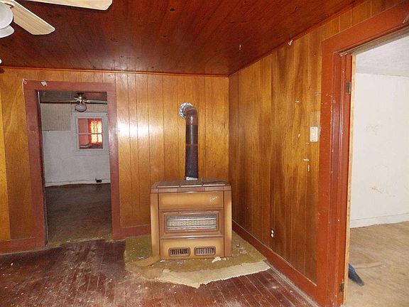 4th image of 810 Nickey St