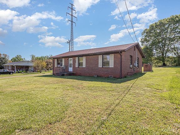 2nd image of 302 W Debby Dr