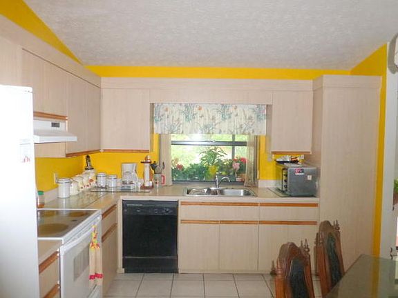2nd image of 1658 SE Biddle Ln