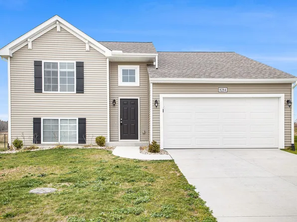 16573 Charles Town Dr, Linden, MI 48451